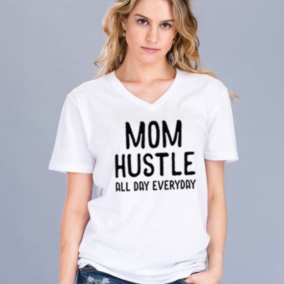 ***JUST IN *** Mom Hustle Graphic Tee - Picture 2 of 2